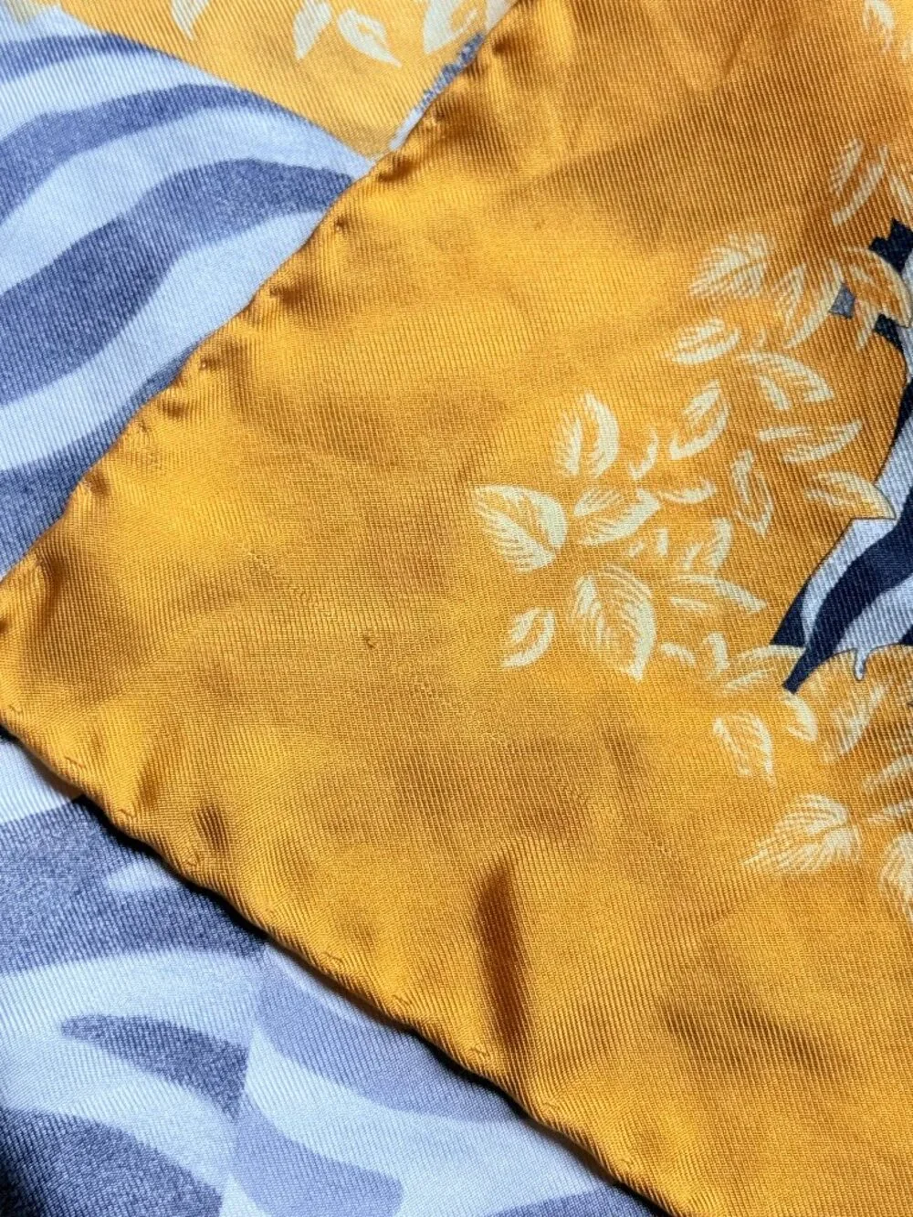 Salvatore Ferragamo Vintage Silk Scarf Zebra Giraffe Safari Animal 26